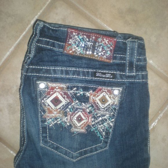 MISS ME Brand Jeans   NWOT  Signature  Straight  Size 28  Buckle - Picture 2 of 8